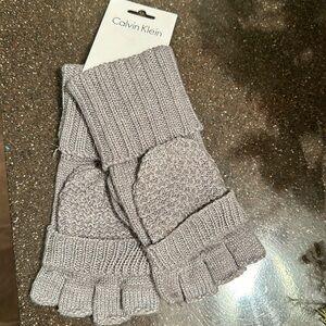 Calvin Klein texting gloves